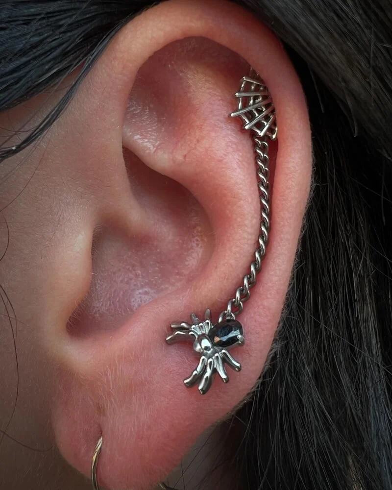 Perçage d'oreille professionnel